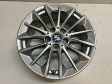 Laden Sie das Bild in den Galerie-Viewer, 1x Alufelge 17 Zoll 5x112 6856084 BMW F40 Rim Wheel FEL7378830367ps