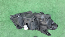 Laden Sie das Bild in den Galerie-Viewer, Frontscheinwerfer Mercedes-Benz Cla A1179065100 Bi-Xenon Links Headlight SCH8179782224km