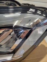 Laden Sie das Bild in den Galerie-Viewer, Frontscheinwerfer VW Touran 5TB941035C Links Scheinwerfer Headlight SCH9745801404fy