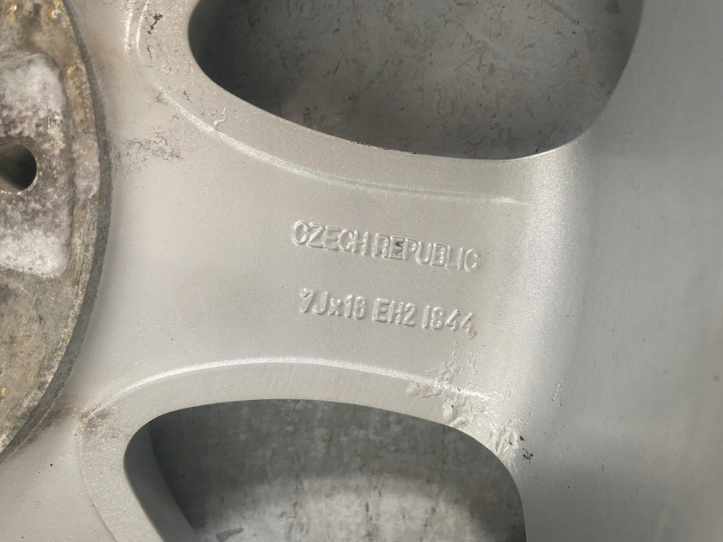 1x Alufelge 16 Zoll 7.0" 5x120 44ET Glanz Silber 6769402 BMW 1 Coupe E87 FEL3962482783sj