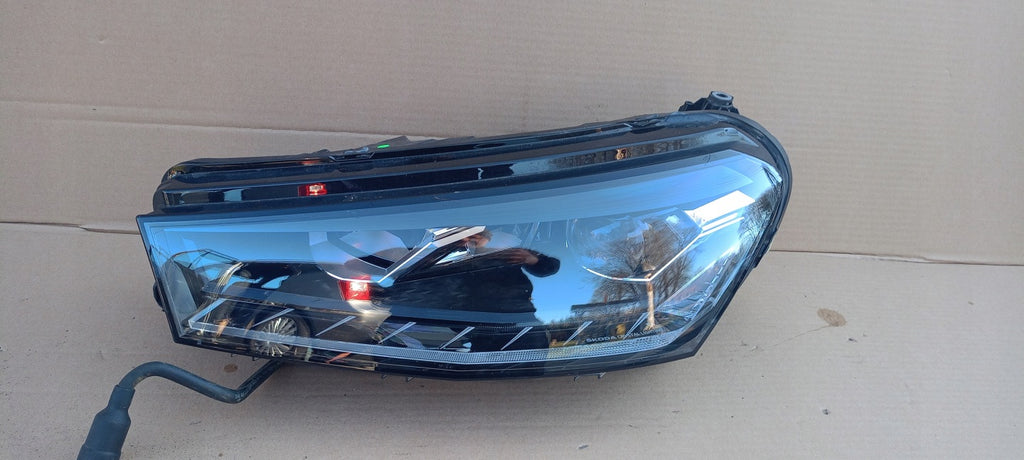 Frontscheinwerfer Skoda Fabia IV 6VB941015B Links Scheinwerfer Headlight SCH1272912373jz