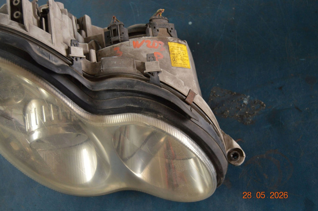 Frontscheinwerfer Mercedes-Benz W203 A2038203861 0301166176 Rechts Headlight SCH5952419730qn