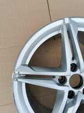 Load image into Gallery viewer, 1x Alufelge 18 Zoll 8.0&quot; 5x112 40ET Glanz Silber 8W0601025EC Audi A4 B9