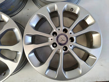 Laden Sie das Bild in den Galerie-Viewer, 4x Alufelge 17 Zoll 6.5" 5x112 38ET Glanz Silber A1564011700 Mercedes-Benz X156 FEL5249248083up