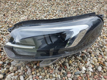 Laden Sie das Bild in den Galerie-Viewer, Frontscheinwerfer Opel Vivaro C Zafira Life 00218275-01 Xenon Links Headlight