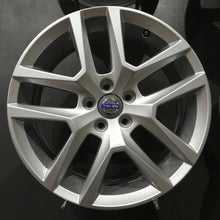 Laden Sie das Bild in den Galerie-Viewer, 4x Alufelge 18 Zoll 7.5" 5x108 55ET Glanz 31445568 Volvo V60 I S80 Rim Wheel FEL9835305627zw