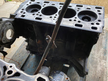 Laden Sie das Bild in den Galerie-Viewer, Motorblock Renault Master I G9U754 2.5 DCI Benzin Unkomplett