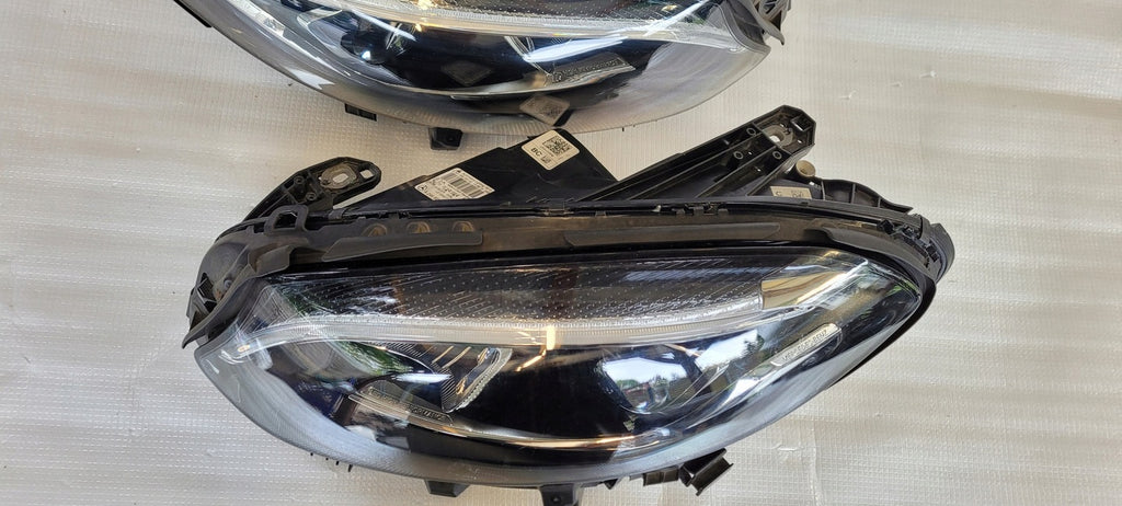 Frontscheinwerfer Mercedes-Benz A2469065301 LED Ein Stück (Rechts oder Links)