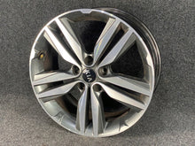 Load image into Gallery viewer, 1x Alufelge 18 Zoll 7.5&quot; 5x114.3 55ET 86611-J7710 Kia Soul Rim Wheel