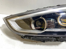 Load image into Gallery viewer, Frontscheinwerfer Hyundai I30 III 92101G4XXX LED Ein Stück (Rechts oder Links)