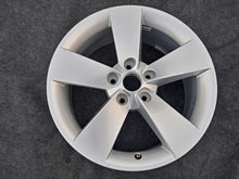 Load image into Gallery viewer, 1x Alufelge 17 Zoll 7.0" 5x112 45ET Glanz Silber 57A601025 Skoda Karoq Rim Wheel FEL9825072886li