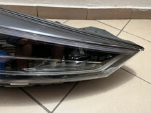 Laden Sie das Bild in den Galerie-Viewer, Frontscheinwerfer Hyundai Tucson 92102-D7700 Full LED Rechts Headlight SCH3524243828ph