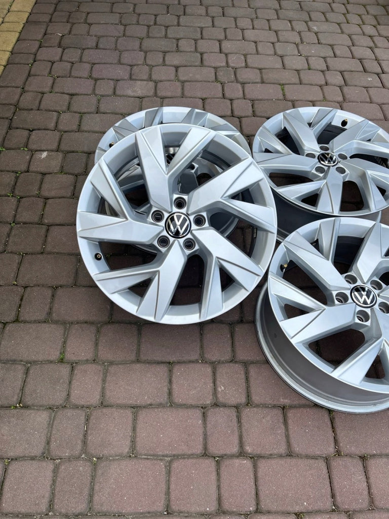 4x Alufelge 18 Zoll 7.0" 5x114.3 43ET Glanz 5NA601025AD VW Passat Tiguan Arteon FEL8738983055ku