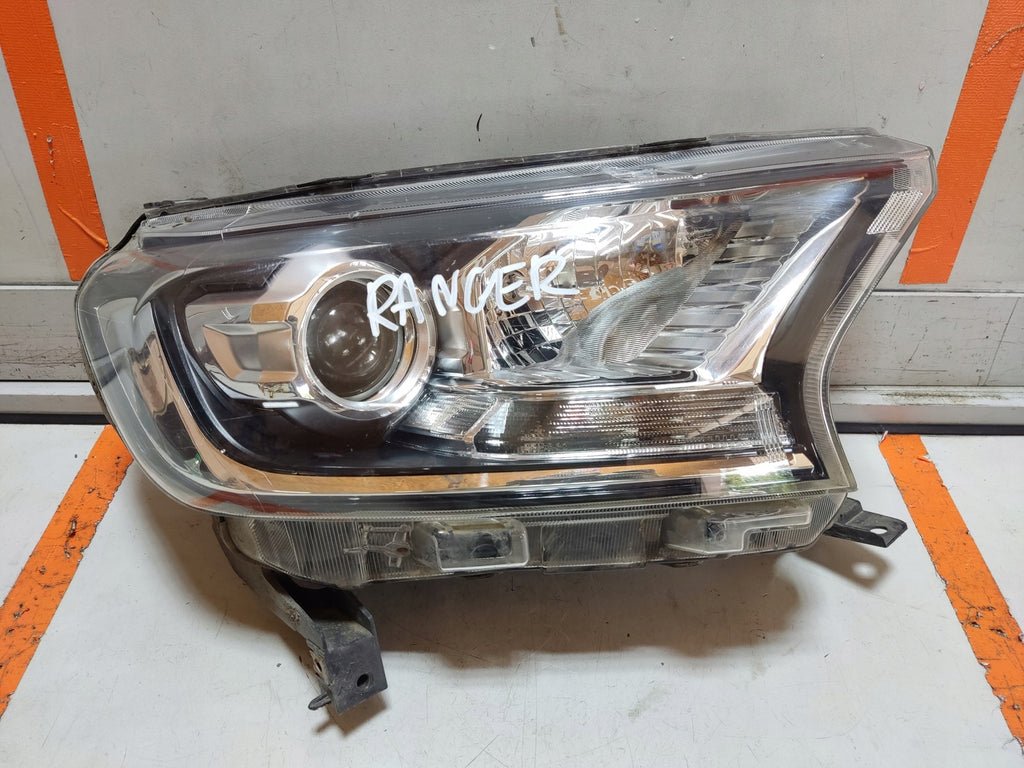 Frontscheinwerfer Ford Ranger Rechts Scheinwerfer Headlight