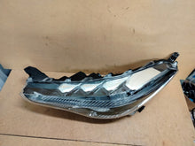Load image into Gallery viewer, Frontscheinwerfer Toyota Corolla Full LED Links Scheinwerfer Headlight SCH3105981155xv