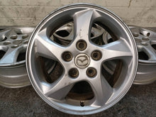 Laden Sie das Bild in den Galerie-Viewer, 4x Alufelge 15 Zoll 6.0" 5x114.3 50ET Glanz Silber 560-C75 Kia Mpv Premacy FEL6644407889ve