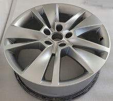 Laden Sie das Bild in den Galerie-Viewer, 1x Alufelge 18 Zoll 7.0&quot; 5x112 43ET 565601025C Skoda Kodiaq Rim Wheel