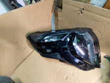 Load image into Gallery viewer, Frontscheinwerfer Ford Courier R2X613W029CE Rechts Scheinwerfer Headlight SCH1736835596lh