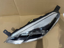 Laden Sie das Bild in den Galerie-Viewer, Frontscheinwerfer Ford Fiesta I H1NN-13W030-AD Links Scheinwerfer Headlight SCH4310835821ol