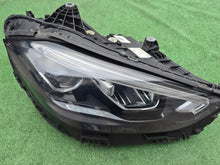 Laden Sie das Bild in den Galerie-Viewer, Frontscheinwerfer Mercedes-Benz W206 A2069064003 Full LED Rechts Headlight SCH6518857764wf