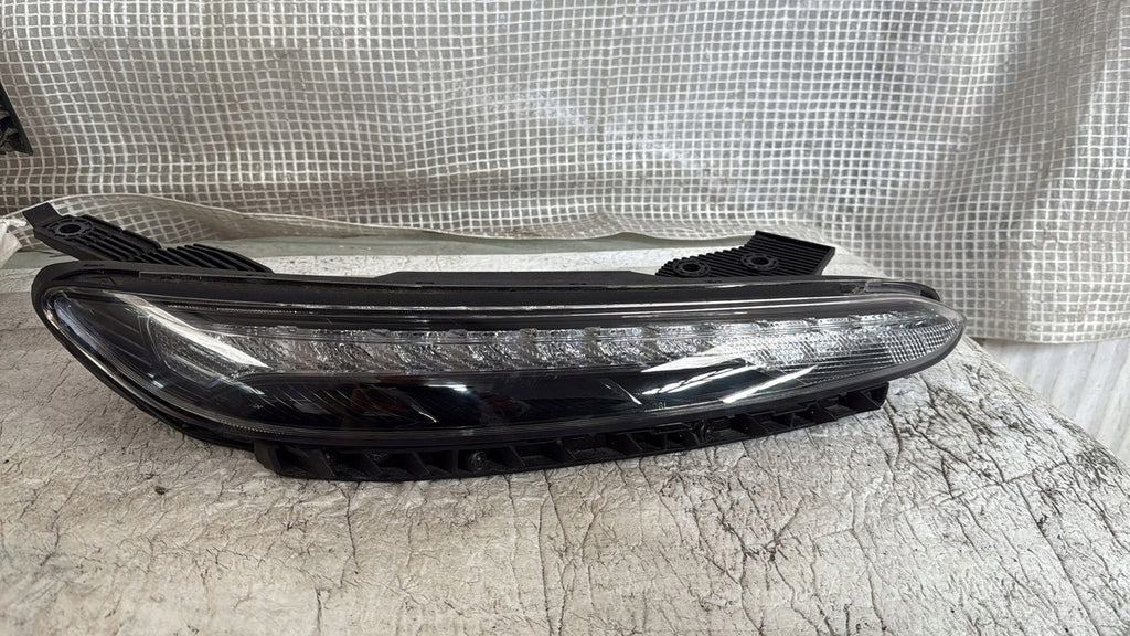 Frontscheinwerfer Hyundai Kona 92208-J9600 Rechts Scheinwerfer Headlight SCH3376692957er