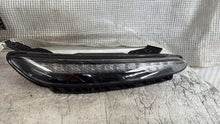 Laden Sie das Bild in den Galerie-Viewer, Frontscheinwerfer Hyundai Kona 92208-J9600 Rechts Scheinwerfer Headlight SCH3376692957er