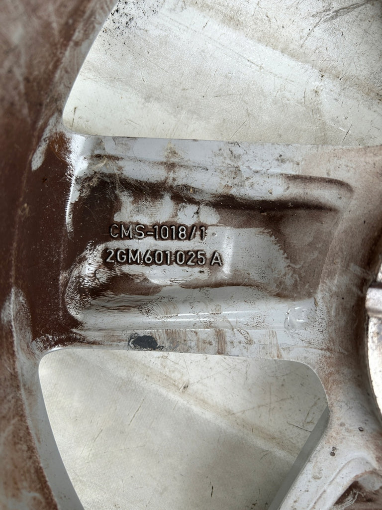 1x Alufelge 17 Zoll 6.5" 5x112 39ET 2GM601025A VW T-Cross Rim Wheel