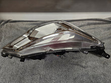 Laden Sie das Bild in den Galerie-Viewer, Frontscheinwerfer Mitsubishi Mirage Space Star 26010W410P LED Rechts Headlight