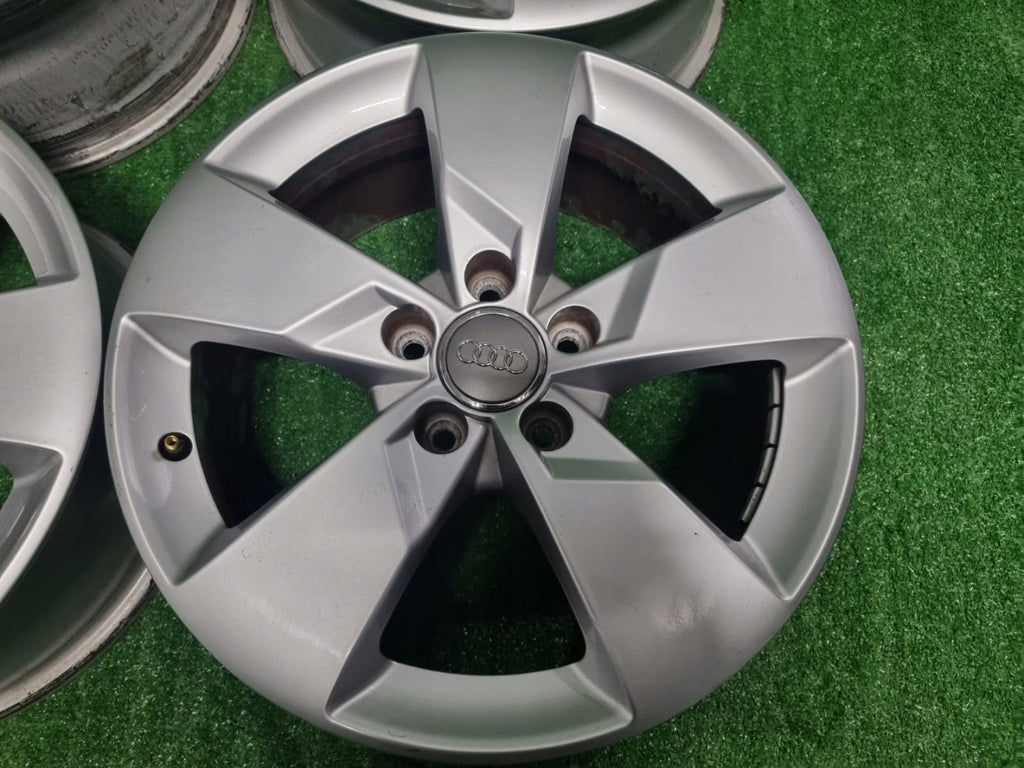 4x Alufelge 17 Zoll 7.0" 5x112 47ET Glanz Silber 8S0601025J Audi Tt Rim Wheel FEL6999955683kz
