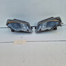 Load image into Gallery viewer, Frontscheinwerfer VW Passat SK3401 SK3202 Ein Satz Scheinwerfer Headlight SCH1325700012ea
