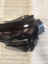 Laden Sie das Bild in den Galerie-Viewer, Frontscheinwerfer Skoda Karoq 57B941009 Links Scheinwerfer Headlight SCH4544703919nc
