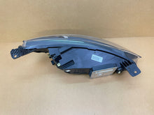 Laden Sie das Bild in den Galerie-Viewer, Frontscheinwerfer Ford Focus MX7B-13E015-ED MX7B-13E015 Links Headlight