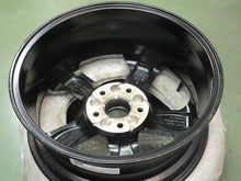 Load image into Gallery viewer, 1x Alufelge 17 Zoll 7.0" 5x114.3 40ET Glanz Schwarz KB409-6U200 Nissan Qashqai FEL9129075586ik