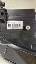 Laden Sie das Bild in den Galerie-Viewer, Frontscheinwerfer Ford Kuga PV4B-13E015-CE Ein Stück (Rechts oder Links) SCH9127620748mh