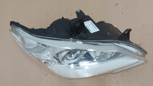 Laden Sie das Bild in den Galerie-Viewer, Frontscheinwerfer Mercedes-Benz Viano A6398202961 Rechts Scheinwerfer Headlight SCH6920100771sd