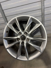 Laden Sie das Bild in den Galerie-Viewer, 1x Alufelge 17 Zoll 7.5" 5x112 51ET Glanz 87169090 Audi A3 Rim Wheel FEL3397623695co