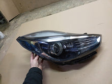 Laden Sie das Bild in den Galerie-Viewer, Frontscheinwerfer Hyundai Ix20 92102-1K Rechts Scheinwerfer Headlight