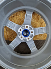 Laden Sie das Bild in den Galerie-Viewer, 4x Alufelge 18 Zoll 7.5" 5x112 39ET Glanz Silber 52176 VW I Rim Wheel FEL1506238839ya