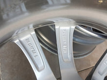 Load image into Gallery viewer, 4x Alufelge 17 Zoll 7.5" 5x112 27ET Glanz Grau 6863417 BMW G31 G21 G30 G20 Mg 5 FEL5976003271ww