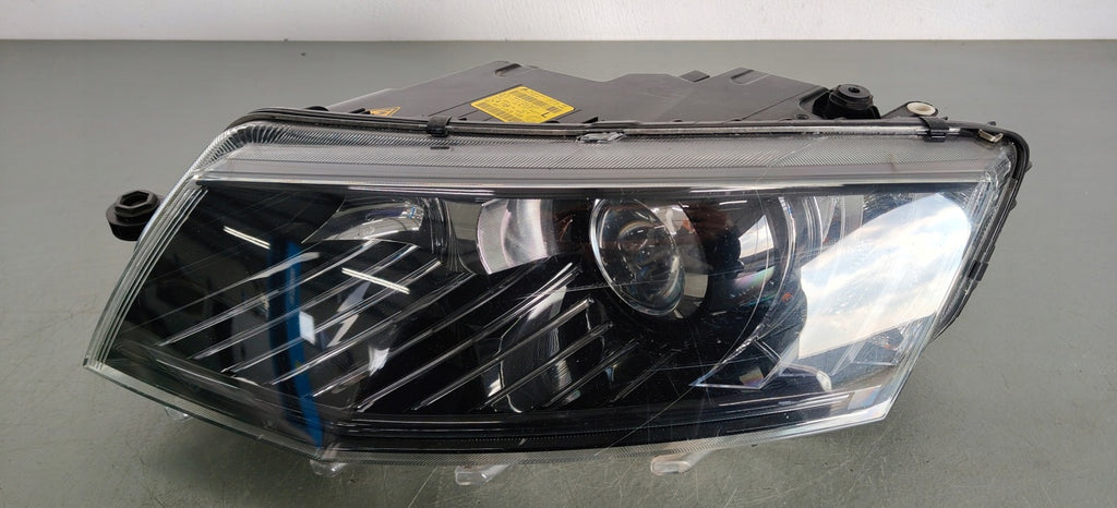 Frontscheinwerfer Skoda Octavia III 5E1941015B Links Scheinwerfer Headlight SCH5619388197tp