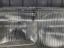Laden Sie das Bild in den Galerie-Viewer, Frontscheinwerfer Mercedes-Benz W123 1305235051R Rechts Scheinwerfer Headlight SCH3438759379zj