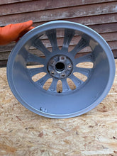Laden Sie das Bild in den Galerie-Viewer, 1x Alufelge 17 Zoll 5x112 3T0601025G Skoda Superb Rim Wheel FEL8470349621la