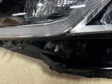 Laden Sie das Bild in den Galerie-Viewer, Frontscheinwerfer Toyota Camry 81150-33C70 A1V142-000081150-33C70 LED Links