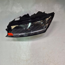 Load image into Gallery viewer, Frontscheinwerfer Skoda Fabia III 6V1941015D Links Scheinwerfer Headlight
