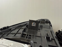 Laden Sie das Bild in den Galerie-Viewer, Frontscheinwerfer Mercedes-Benz A1779066304 LED Ein Satz Scheinwerfer Headlight SCH3566921770ym