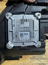 Laden Sie das Bild in den Galerie-Viewer, Frontscheinwerfer Renault 5 260559754R Ein Satz Scheinwerfer Headlight SCH5791485728dv
