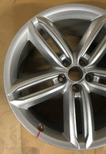 Laden Sie das Bild in den Galerie-Viewer, 1x Alufelge 20 Zoll 8.5&quot; 5x112 43ET Glanz Silber 4G9601025G Audi Rim Wheel