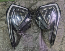 Laden Sie das Bild in den Galerie-Viewer, Frontscheinwerfer Kia Sportage V R292112010 LED Ein Stück (Rechts oder Links) SCH4046465260do