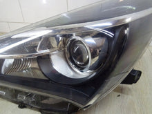 Load image into Gallery viewer, Frontscheinwerfer Toyota Yaris Links Scheinwerfer Headlight