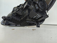 Laden Sie das Bild in den Galerie-Viewer, Frontscheinwerfer Mercedes-Benz Vito W447 A4479067800 Rechts Headlight